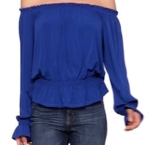 Adorable Black 🖤 shirred Top by Gap - Picture 2 of 5